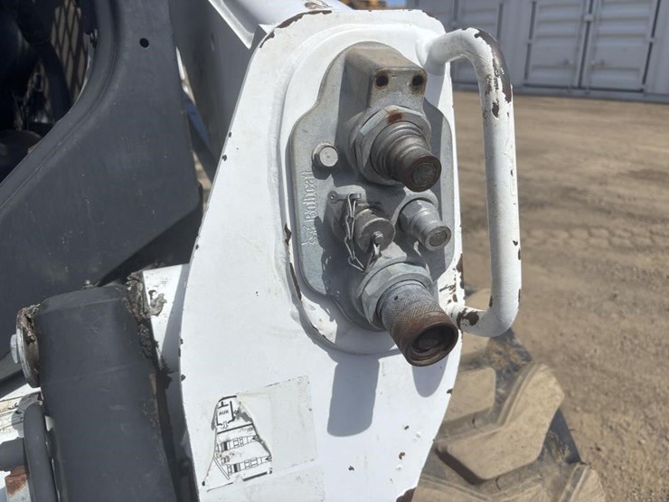 2017-bobcat-s740-image-15