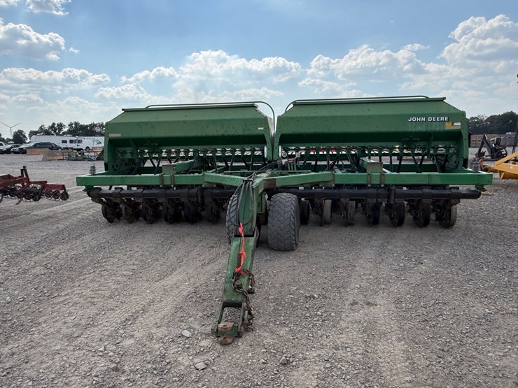 john-deere-1560-image-2