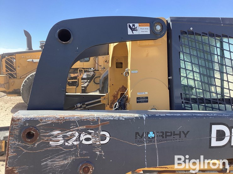 2011-deere-326d-image-19