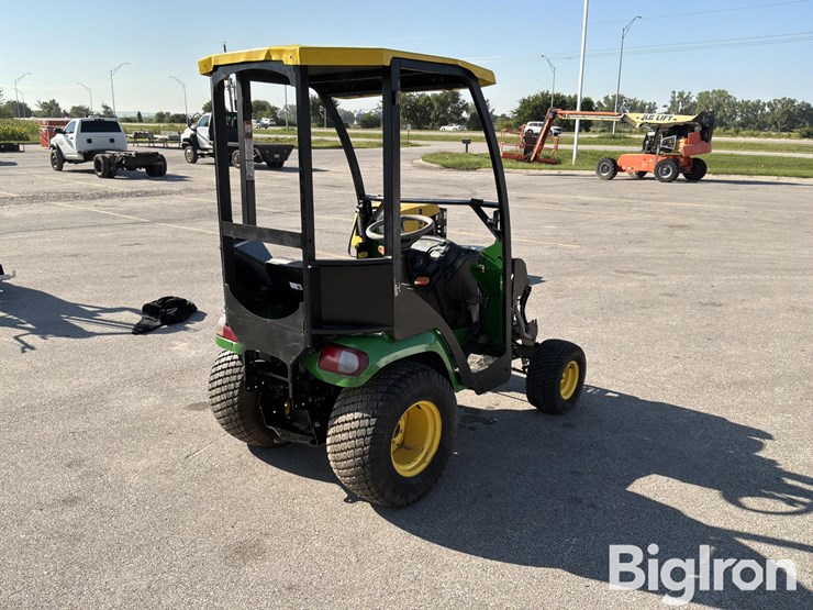 2002-john-deere-300-image-5