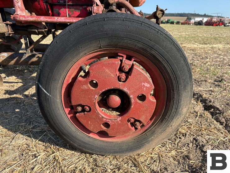 farmall-super-a-tractor-image-31
