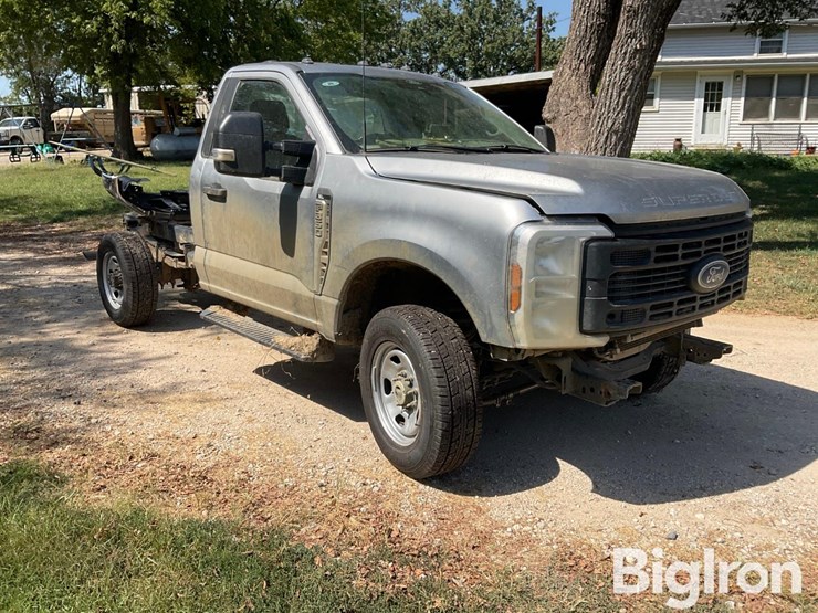 2024-ford-f350-image-3