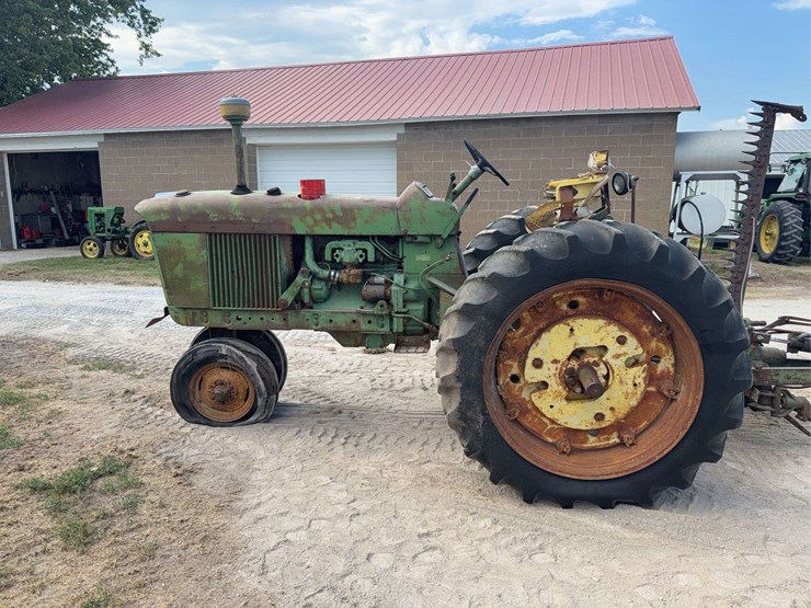 john-deere-3010-image-2
