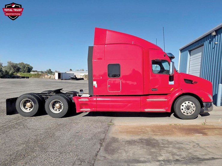2020-peterbilt-579-image-1