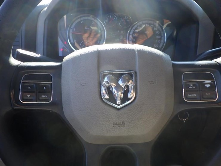 2012-dodge-2500-image-38