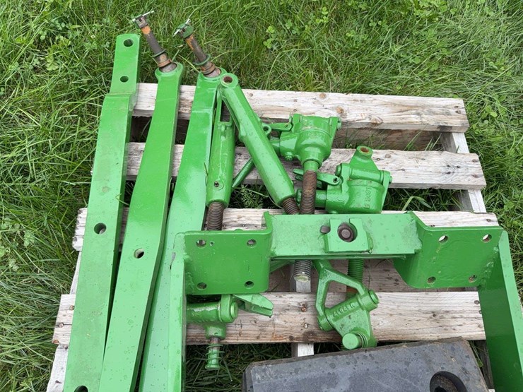 john-deere-dubuque-hitch-image-3