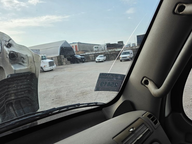 2012-freightliner-cascadia-125-image-68