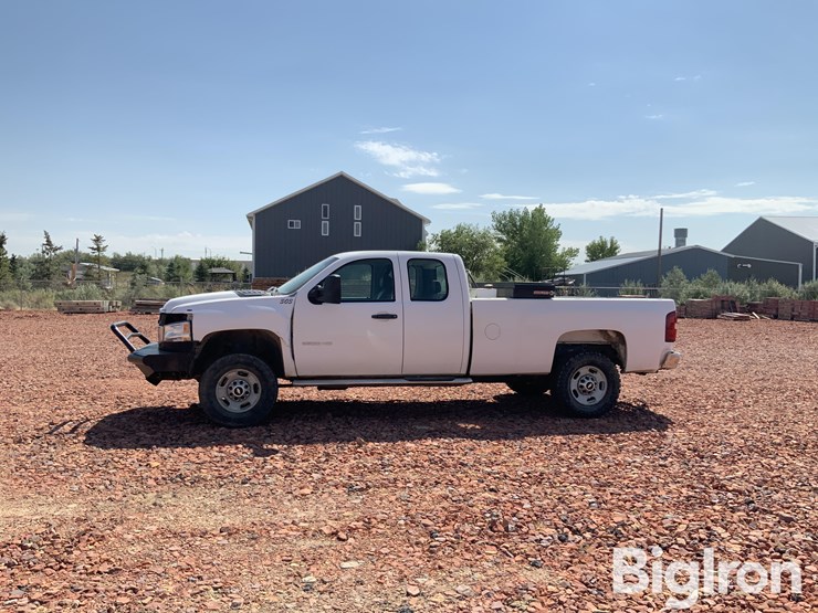 2013-chevrolet-silverado-2500-image-8