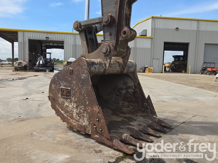 2015-volvo-ec350el-image-18