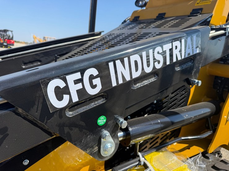 #76-•-unused-2026-cfg-kjt27-stand-on-skid-steer-loader-kjt272026m0622193-inv#4561-image-9