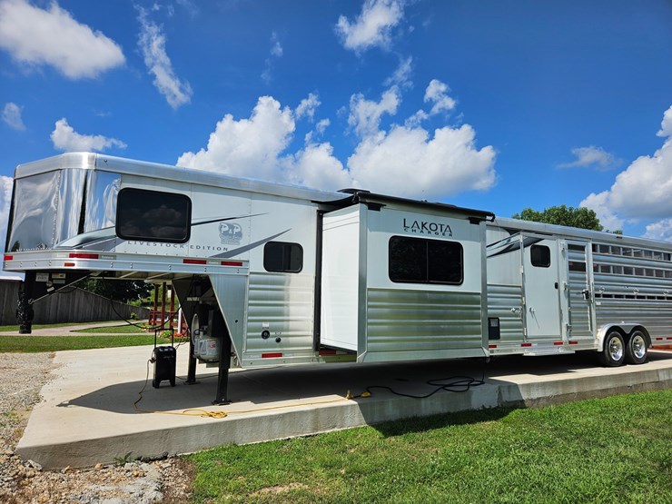 #21371-•-2021-lakota-charger-trailer-image-4