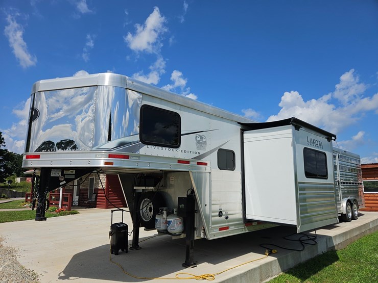 #21371-•-2021-lakota-charger-trailer-image-1