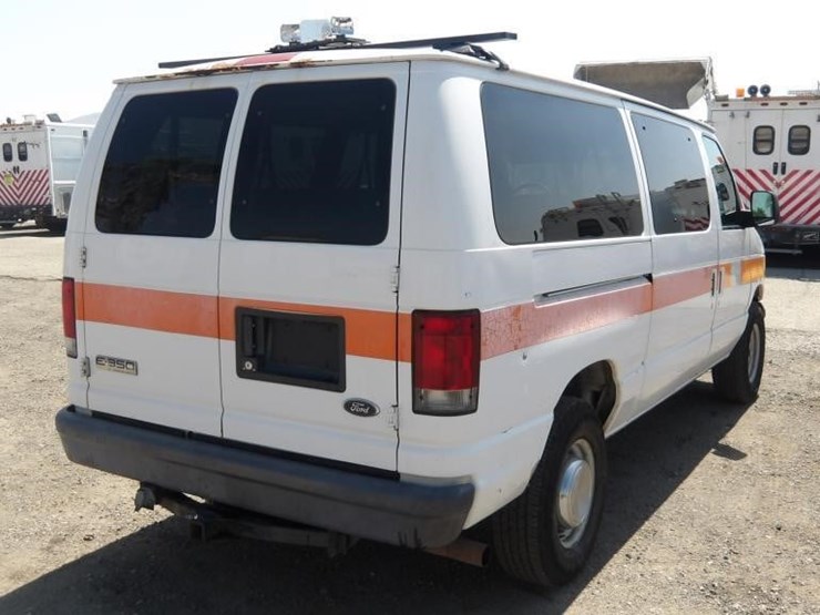 2006-ford-e350-image-3