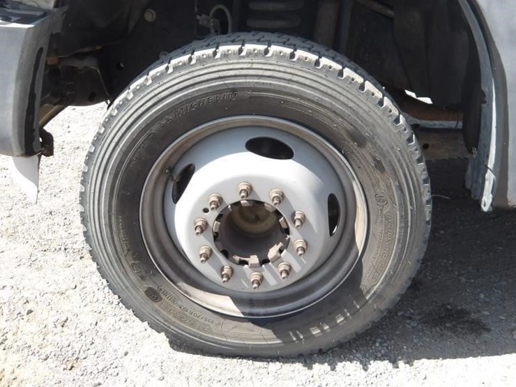 2011-ford-f550-image-6