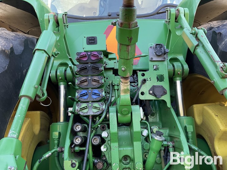 2014-john-deere-8345r-image-16