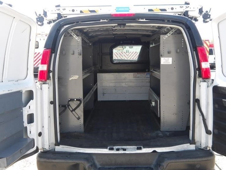 2019-chevrolet-express-2500-image-17