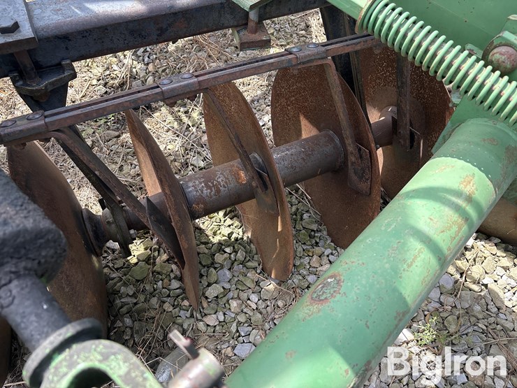 john-deere-235-image-12