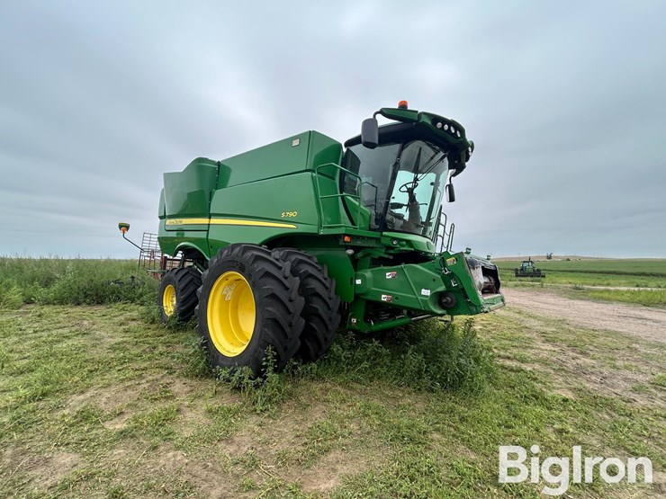 2019-john-deere-s790-image-4