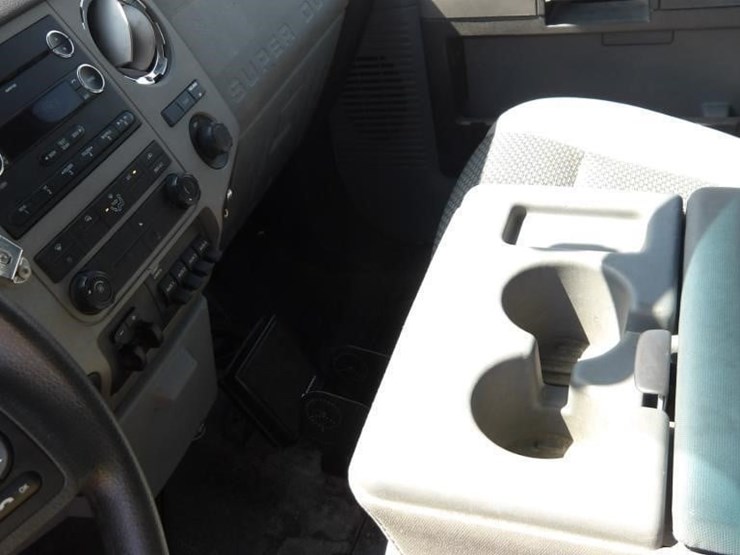 2011-ford-f550-image-21