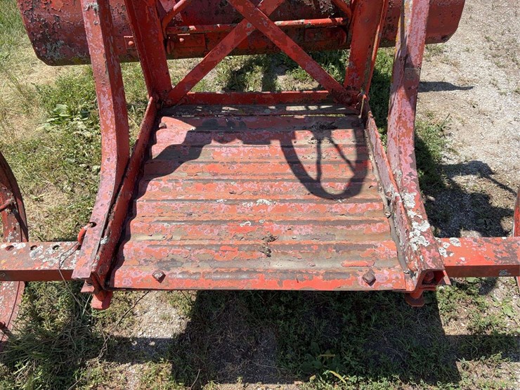pull-type-road-grader-image-13