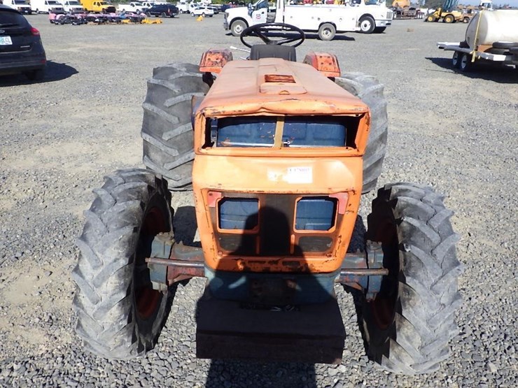 same-tractor-image-8