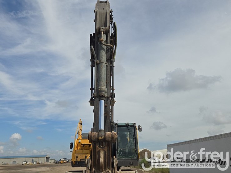 2015-volvo-ec350el-image-26