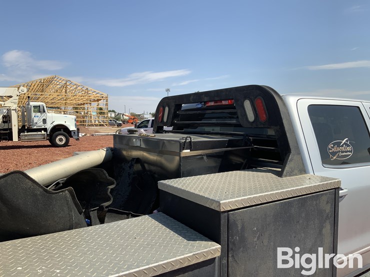 2015-gmc-sierra-3500-image-16