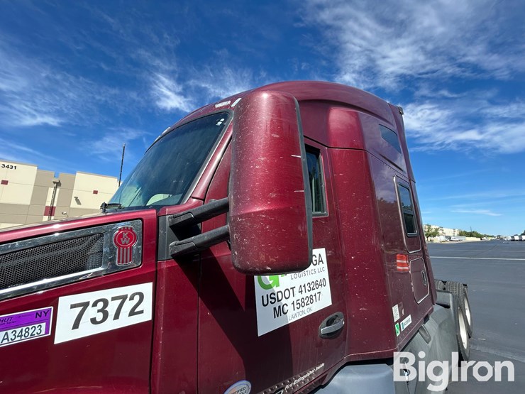 2021-kenworth-t680-image-19