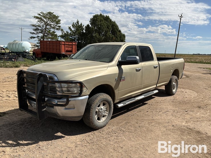 2011-dodge-ram-3500-image-1