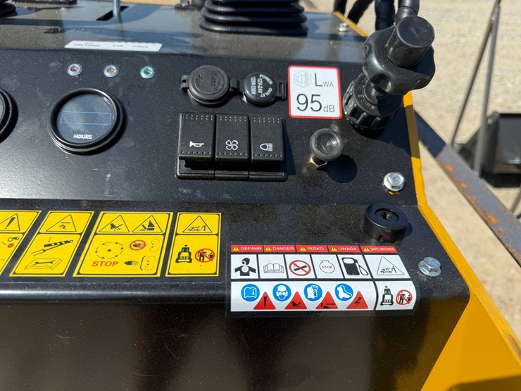 #83-•-unused-2026-agt-mx-crt23-stand-on-tracked-loader-mxcrt232026j00585-inv#4564-image-23