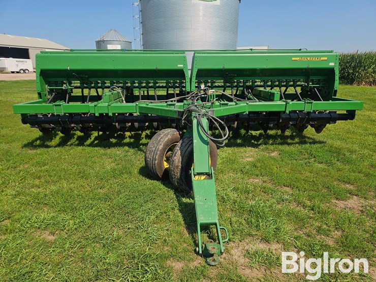 john-deere-750-image-2