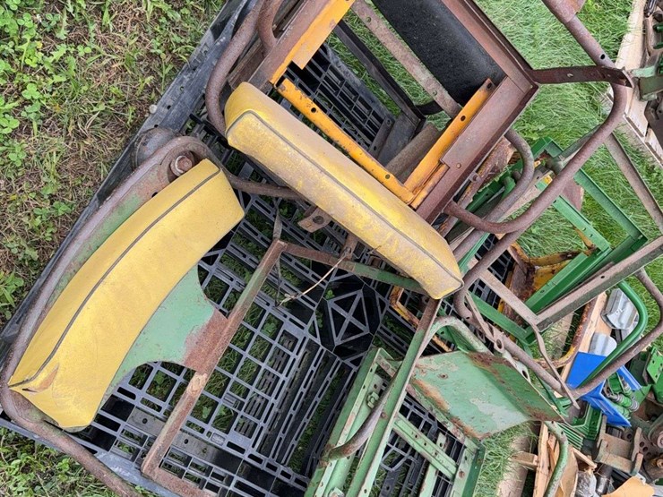 john-deere-waterloo-seat-brackets-image-2