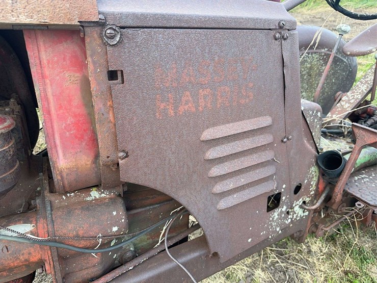 massey-harris-parts-tractor-image-7