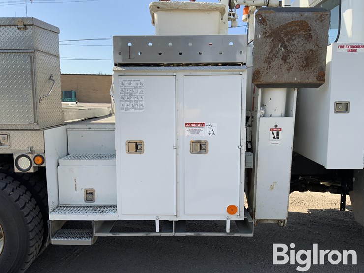2013-peterbilt-348-image-14