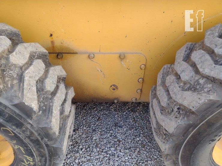 2019-deere-332g-image-14