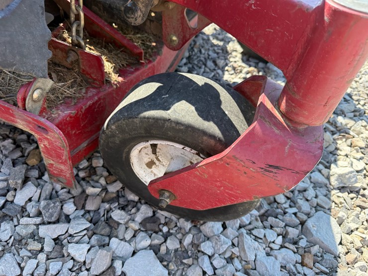 #9-•-ex-mark-e-series-radius-zero-turn-mower-411434685-inv#47948-image-16
