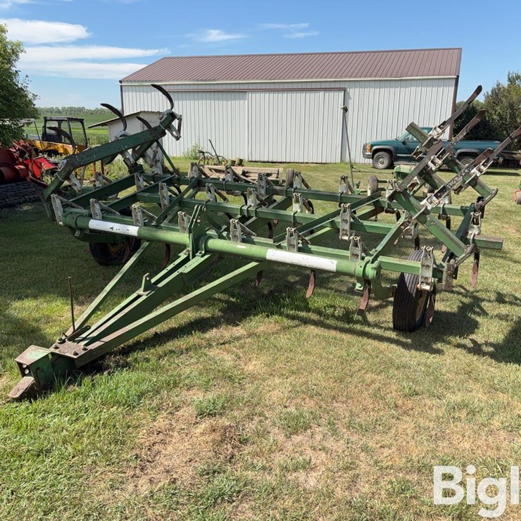 Oliver 385 19’ Field Cultivator