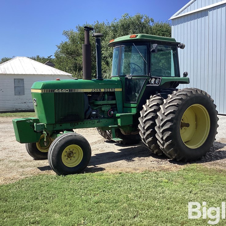 1982 JOHN DEERE 4440