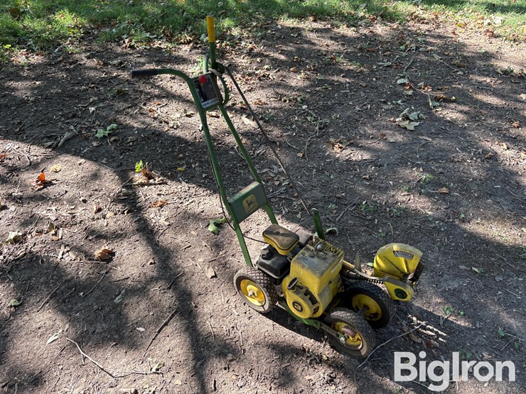 john-deere-la-image-1