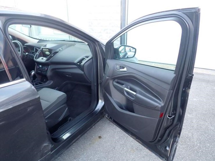2019-ford-escape-image-37