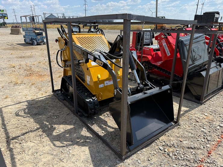 #84-•-unused-2026-agt-mx-crt23-stand-on-tracked-loader-mxcrt232026j00592-inv#4565-image-2