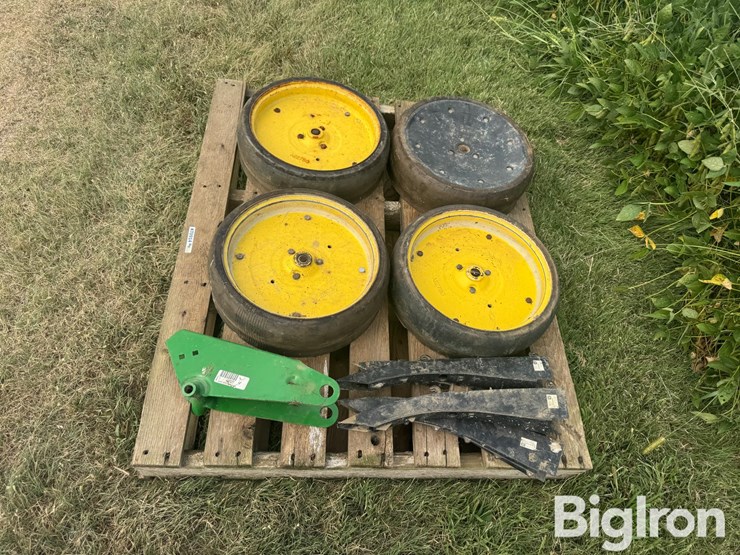 john-deere-1700-image-2