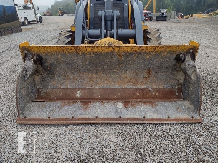 deere-410l-image-22