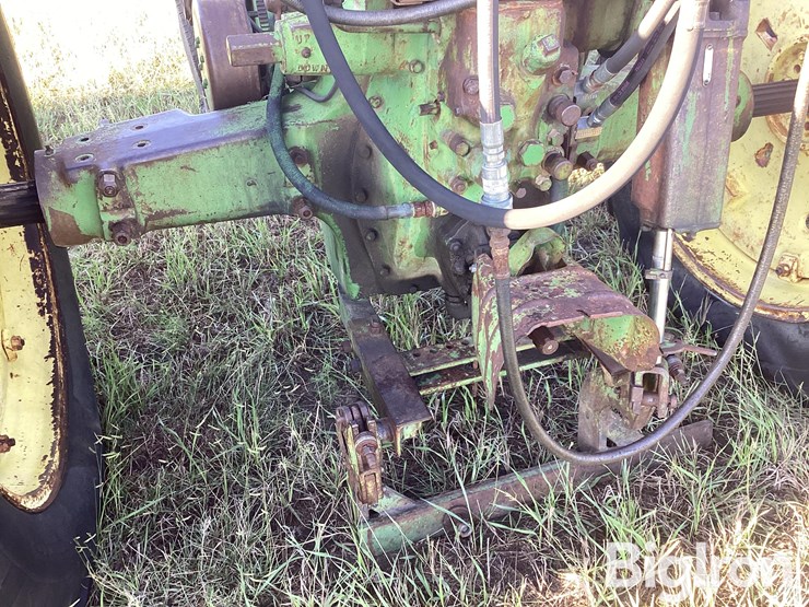 1951-john-deere-model-a-image-11