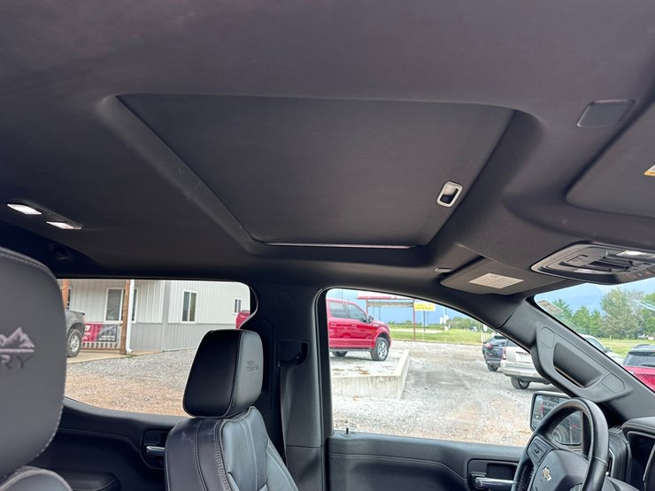 2020-chevrolet-1500-image-24