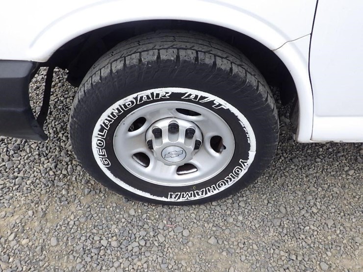 2016-utility-van-image-11