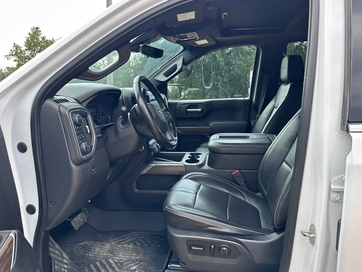 2020-chevrolet-1500-image-15