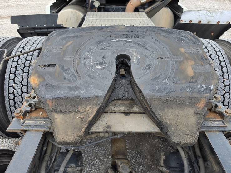 2012-freightliner-cascadia-125-image-87