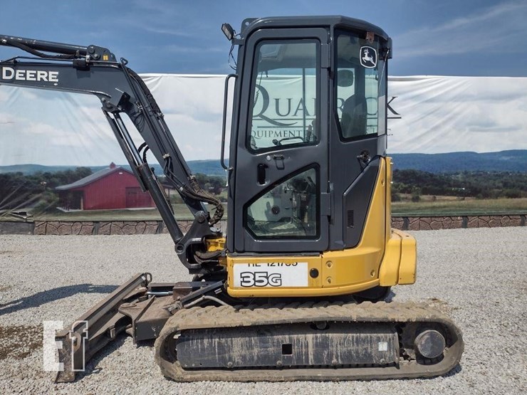 2014-deere-35g-image-12