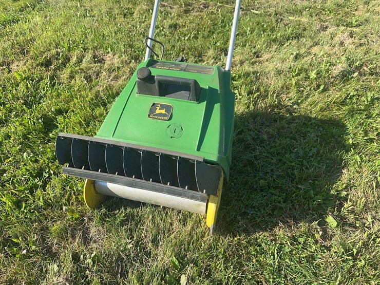 john-deere-320-snow-thrower-image-8